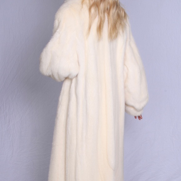 Full Length Ivory Mink Coat - Picture 5 of 6